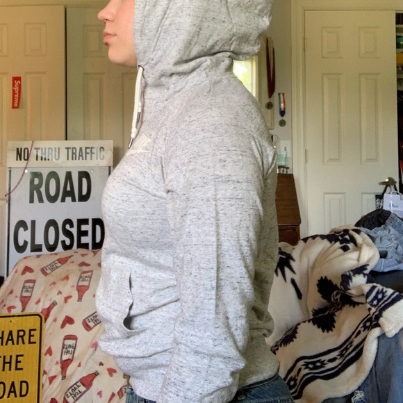 Nike sweatshirt - Picture 2 of 3